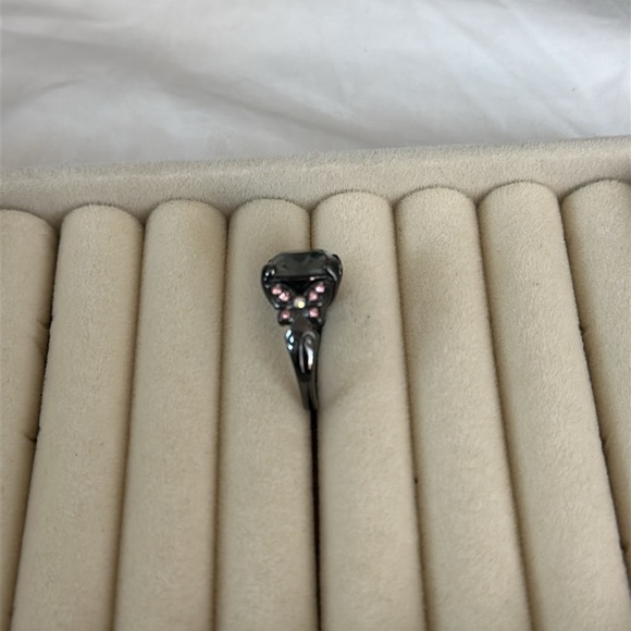 Anna Sui Silver and Pink Ring - Picture 3 of 8